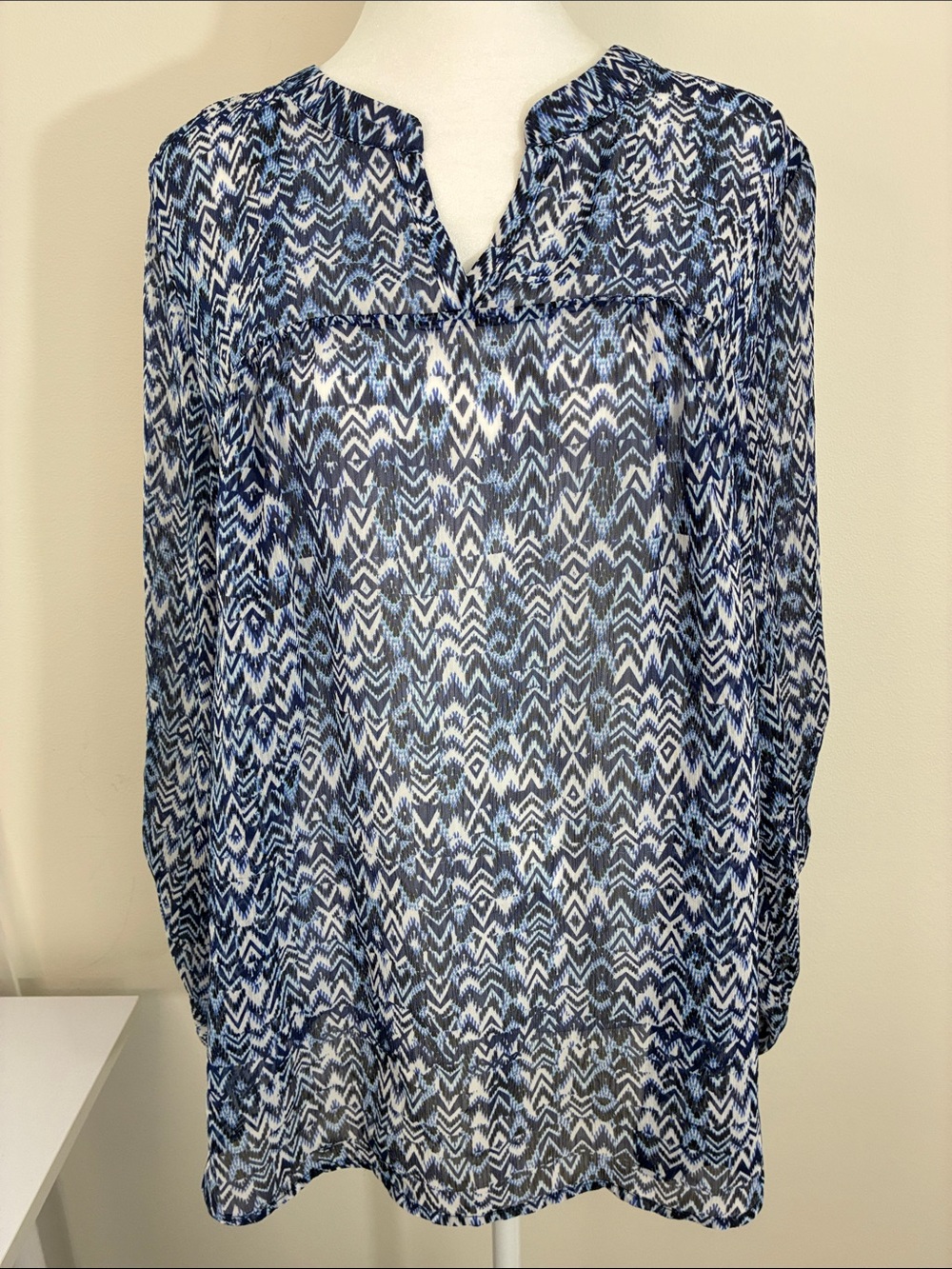 Willi Smith Women’s Blue Sheer Patterned  Blouse L